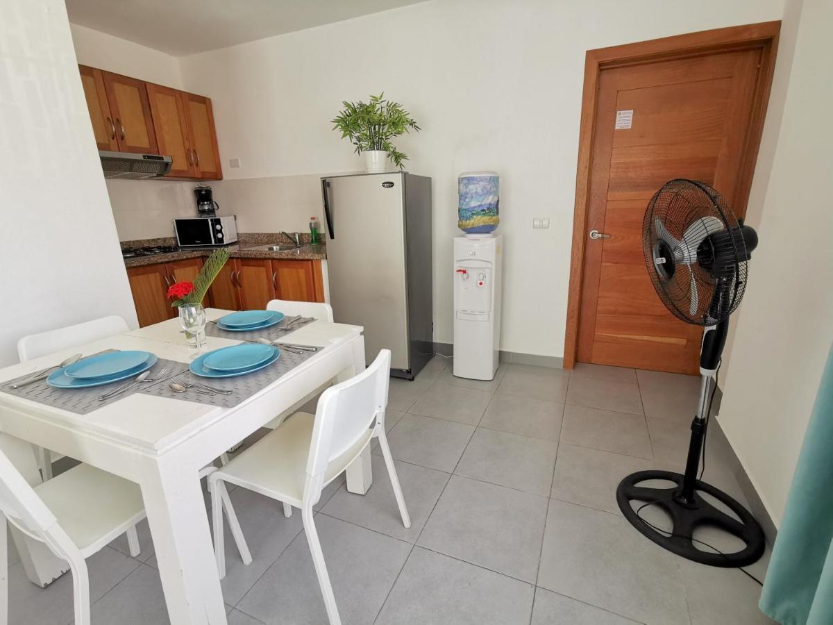 Tropicana Suites Deluxe Beach Club And Pool - Playa Los Corales Πούντα Κάνα Εξωτερικό φωτογραφία